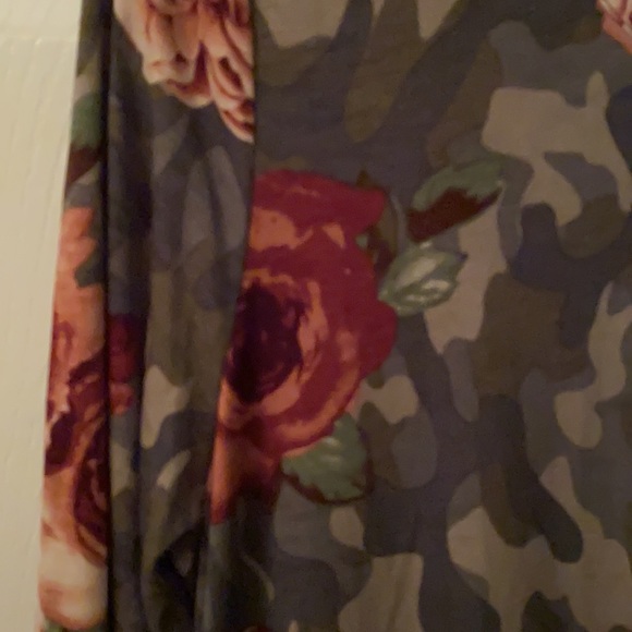 Camo with Roses top - Picture 2 of 5